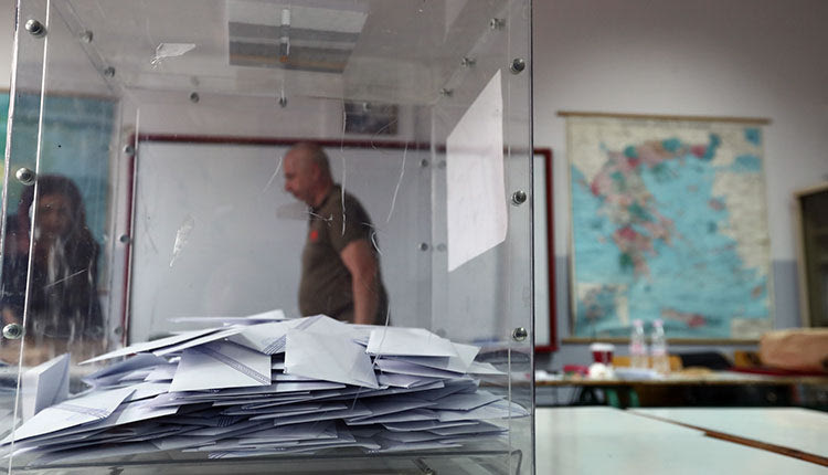 Κι όμως, δεν είναι ακόμη σίγουροι τι θα ψηφίσουν όταν φτάσουν στο παραβάν