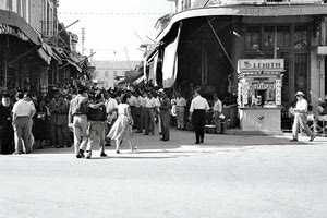 ΦΩΤΟΗΜΕΡΑΣ: Η αγορά του Ηρακλείου στις αρχές του 1950.