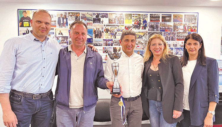 Αντιπροσωπεία του Συνδέσμου Βετεράνων Καλαθοσφαιριστών Ηρακλείου επισκέφθηκε τον πρώην Υφυπουργό Αθλητισμού και υποψήφιο Βουλευτή Ηρακλείου, Λευτέρη Αυγενάκη, προκειμένου να τον ευχαριστήσουν για τη βοήθεια και τη στήριξη