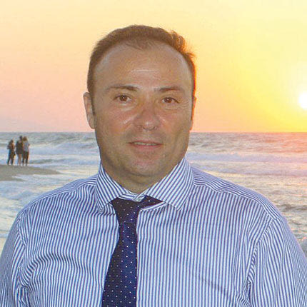 Ο Γ. Σφακιανάκης, πρόεδρος του Παγκρήτιου Συλλόγου Διευθυντών 
Ξενοδοχείων