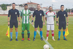 Οι αρχηγοί και οι διαιτητές χθες στην Κοζάνη