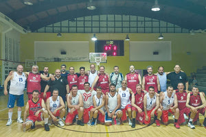 Οι παλαίμαχοι του Ηρακλείου και του Λασιθίου που έπαιξαν φιλικό