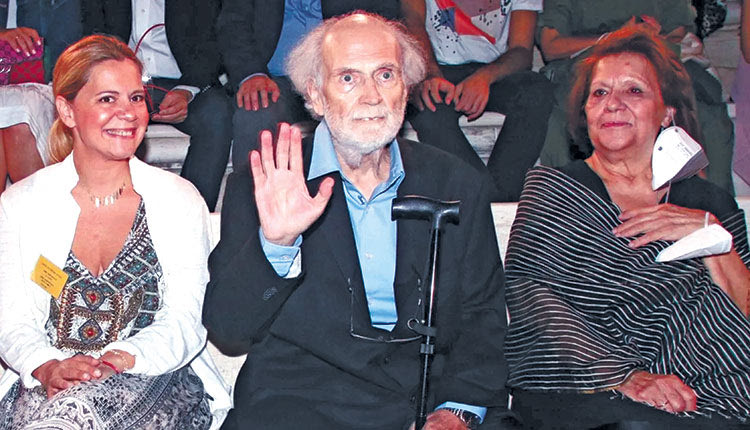 Με την σύζυγό του Βασιλική Λαβίνα και την κόρη τους Ελένη