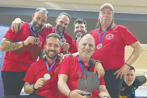 Η ομάδα Μπόουλινγκ IBC Ηρακλείου που πήρε δεύτερη θέση στον Ελλάδα