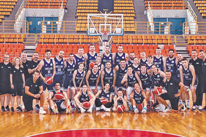 Οι Εθνικές ομάδες κωφών ανδρών-γυναικών χθες στα «Δύο Αοράκια»