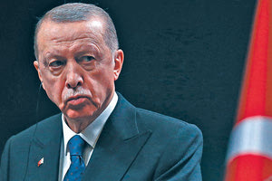 Λαύρος και πάλι κατά της Ελλάδας ο Ερντογάν καλώντας την Αθήνα να σταματήσει την στρατιωτικοποίηση των νησιών του Αιγαίου. Ο Ερντογάν τόνισε πως «προσπαθούμε να μειώσουμε τις εχθροπραξίες, όχι να τις αυξήσουμε».