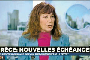 Ήταν ξεχωριστή. «Έφυγε» από τη ζωή σε ηλικία 80 ετών η Ήρα Φελουκατζή που διετέλεσε ανταποκρίτρια ελληνικών ΜΜΕ στη Γαλλία. Η Ήρα Φελουκατζή γεννήθηκε στη Σάμο το 1943.  Τη δημοσιογραφική της σταδιοδρομία ξεκίνησε το 1965 με ρεπορτάζ στα περιοδικά «Φαντασία», «Ελληνίδα», «Μόδα», «Εργόχειρον», «Γυναίκα και Coctail», ενώ το 1966 εγκαταστάθηκε στο Παρίσι, όπου σπούδασε Δημοσιογραφία.