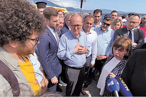 Αήθης επίθεση δέχτηκε χθες η πρόεδρος της Δημοκρατίας από στελέχη της νεολαίας του ΣΥΡΙΖΑ για το ναυάγιο στην Πύλο.