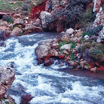 Η φλέ́γα στις ΧοχλακιέςΟ χώ́ρος της χωμάτινης Λιμνοδεξαμενής στις Χοχλακιέ́ς