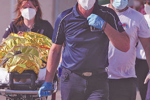 Οι πολύνεκρες τραγωδίες στη Μεσόγειο και η «χαμένη» ταυτότητα των νεκρών