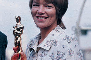 Η Βρετανίδα ηθοποιός και πολιτικός Γκλέντα Τζάκσον, η οποία είχε βραβευτεί με δύο Όσκαρ, πέθανε σε ηλικία 87 ετών, έπειτα από μια σύντομη ασθένεια, ανακοίνωσε ο ατζέντης της.