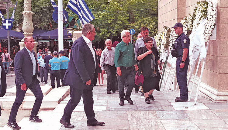 Ο γ. γραμματέας του ΚΚΕ κ. Κουτσούμπας και η κα Παπαρήγα 