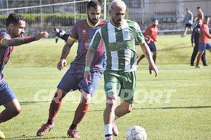 Φάση από το χθεσινό παιχνίδι στη Λευκάδα με πρωταγωνιστή τον Βρεττό (φωτό grandsport.gr)