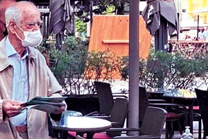 Απόστολο Κακλαμάνη