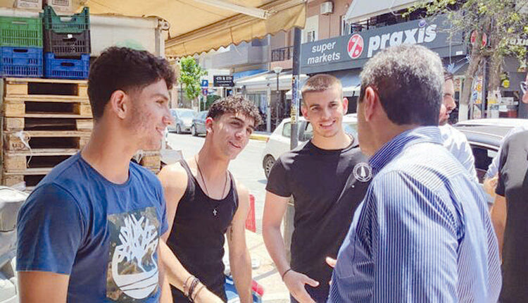 Ζήτησαν εξηγήσεις από τον Αυγενάκη οι μαθητές του ΓΕΛ Γαζίου