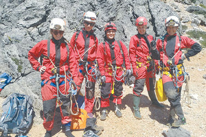 Ένα εντυπωσιακό σπήλαιο στα Σφακιά