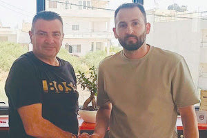 Ο Καστελλιανάκης με τον πρόεδρο του Αλμυρού κ. Γαβαλά