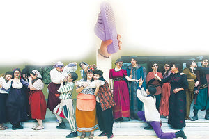 Μαθητές παίρνουν την… «Παντούφλα της Πανωραίας»