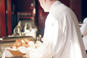 Η συνολική συνεισφορά του τουρισμού στην οικονομία το 2022 εκτιμάται μεταξύ 52,6 δισ. ευρώ και 63,4 δισ. ευρώ