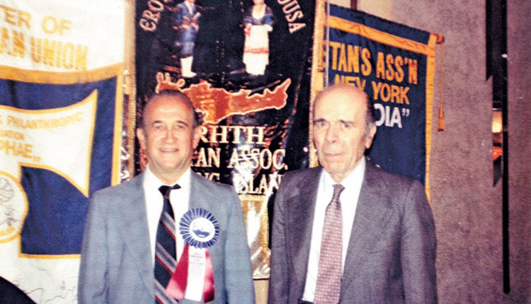 Ο Γιάννης Ανδρουλάκης (δεξιά) με τον φίλο του Λούη Δουνδουλάκη (αριστερά), σε εκδήλωση 
της Ομογένειας στις ΗΠΑ.