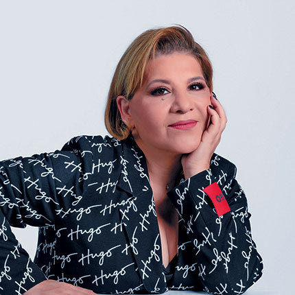 Η ΚΑΤΑΞΙΩΜΕΝΗ ΛΑΪΚΗ ΕΡΜΗΝΕΥΤΡΙΑ ΓΙΩΤΑ ΝΕΓΚΑ ΜΙΛΑΕΙ ΣΤΗΝ “Π” «Αν ποθείς κάτι με όλη σου 		την καρδιά, αυτό σίγουρα 		θα σου δοθεί. Το έχω ζήσει»