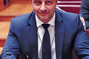 Ο Μάξιμος Σενετάκης