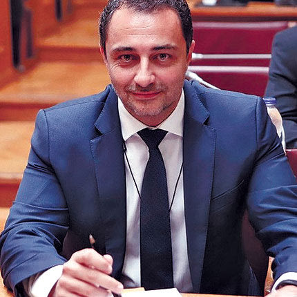 Ο Μάξιμος Σενετάκης
