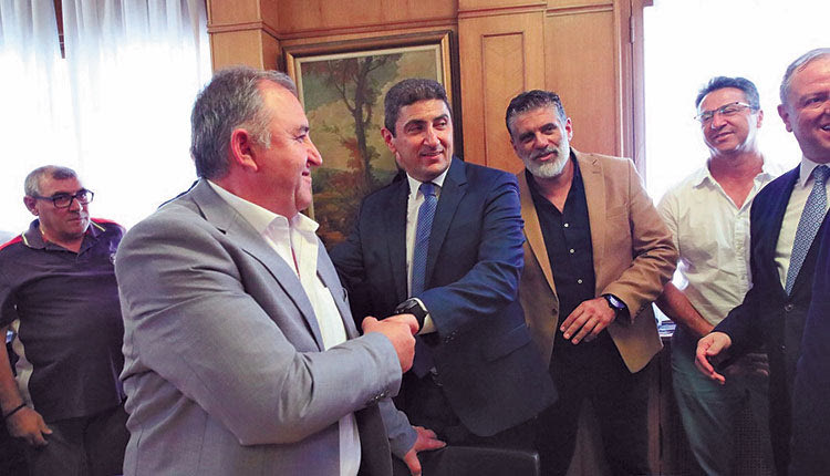 Ορκίστηκε υπουργός ο Λευτέρης Αυγενάκης, αλλά δεν ήταν μόνος.