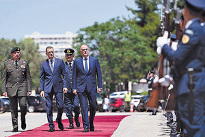 Από την τελετή παράδοσης-παραλαβής στο Υπουργείο Εθνικής Άμυνας