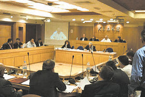 Η απόφαση του Μητσοτάκη να ορίσει τον Παύλο Μαρινάκη νέο κυβερνητικό εκπρόσωπο αφήνει κενό στη θέση του γραμματέα της ΝΔ. Ποιος θα μπει στη θέση του; Ακούγεται ότι θα είναι ο Τάσος Γαϊτάνης και για εκπρόσωπος Τύπου ο Νίκος Ρωμανός