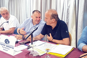 Το προεδρείο της ΕΠΣΗ στην χθεσινή γενική συνέλευση