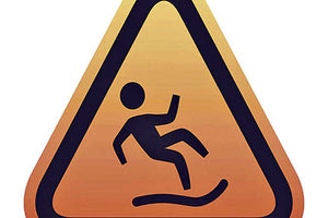 Έπλυνε την ταβέρνα και... έριξε τους δικυκλιστές