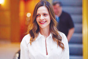 Η κ. Αχτσιόγλου