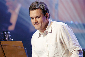 Ο Σταμάτης Σπανουδάκης θα δώσει συναυλία στον αρχαιολογικό χώρο Μαλίων