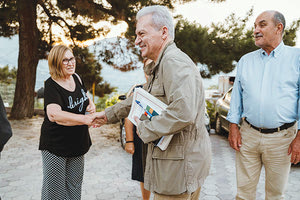 Αλέξης Καλοκαιρινό επίσκεψη στον οικισμό της Πυργού