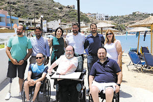 Λυγαριά: Μια προσβάσιμη θάλασσα σε άτομα με αναπηρία