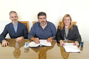 Σύμβαση για την αναβάθμιση 16 ακόμη παιδικών χαρών στην ενδοχώρα