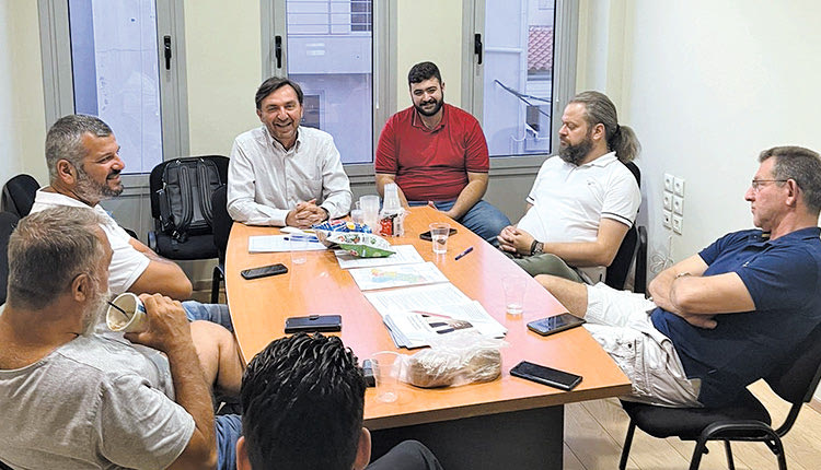 Συνάντηση Αλεξάκη με τους επιχειρηματίες σίτισης