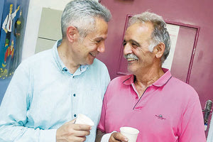 Ξεχωριστός σε όλα του ο Καραγιάννης. Ο χειρουργός του Βενιζελείου που συνταξιοδοτήθηκε δεν ήταν μόνο ένας εξαίρετος γιατρός, αλλά παράδειγμα ήθους και δίδαγμα για όλους. Και γι αυτό γράφει τα καλύτερα και ο διοικητής της ΥΠΕ Νεκτάριος Παπαβασιλείου: