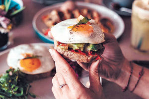 Ασπράδι ή κρόκος; Τι λένε οι επιστήμονες