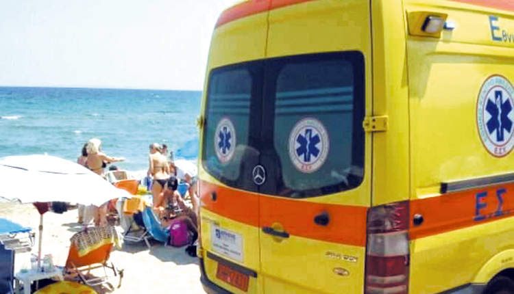 Στιγμές αγωνίας εκτυλίχθηκαν στο κέντρο του Πλατανιά Χανίων το Σάββατο. Ένας 60χρονος τουρίστας που παραθέριζε στην περιοχή, έπαθε καρδιακή προσβολή.