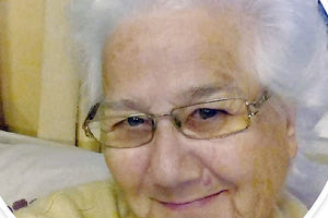 Πλήθος κόσμου είπε το τελευταίο «αντίο» στην Κρήτη Σμπώκου Φαρσάρη