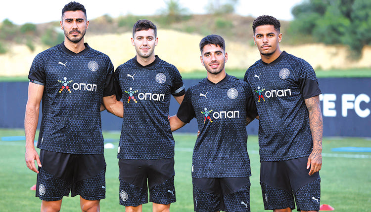 Τα νέα αποκτήματα του ΟΦΗ. Απο αριστερά Καρώ, Ριέρα, Κουτεντάκης και Αμπαντά