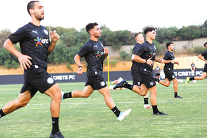 Απο την χθεσινή πρώτη προπόνηση των ποδοσφαιριστών του ΟΦΗ