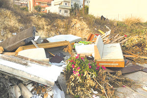 Χωματερές στην οδό Λυκείου