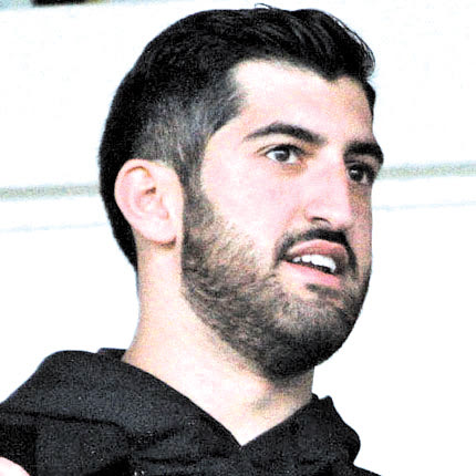 Ο  γιός του μεγαλομετόχου της ΠΑΕ ΟΦΗ Δημήτρης Μπούσης με ανάρτηση του στο twitter έδωσε το σύνθημα για τη νέα χρονιά.