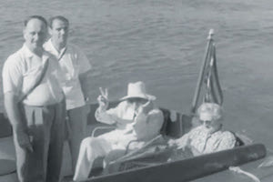 ΦΩΤΟΗΜΕΡΑΣ: Ο Ουίνστον Τσώρτσιλ φτάνει στο λιμάνι του Ηρακλείου (1960).