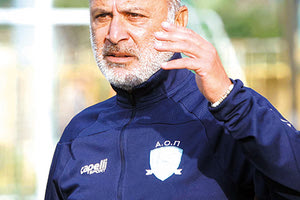 Ο ΓΙΑΝΝΗΣ ΧΑΤΖΗΣΕΒΑΣΤΟΣ Ο ΕΚΛΕΚΤΟΣ ΓΙΑ ΤΟΝ ΠΑΓΚΟ ΤΩΝ «ΚΥΑΝΟΛΕΥΚΩΝ» ΣΤΗΝ ΕΠΑΝΕΚΚΙΝΗΣΗ