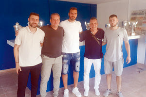 Οι παίκτες του Ηροδότου με παράγοντες της ομάδας