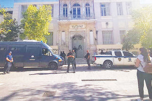 Οι κατηγορούμενοι είχαν οδηγηθεί στον εισαγγελέα κάτω από δρακόντεια μέτρα ασφαλείας